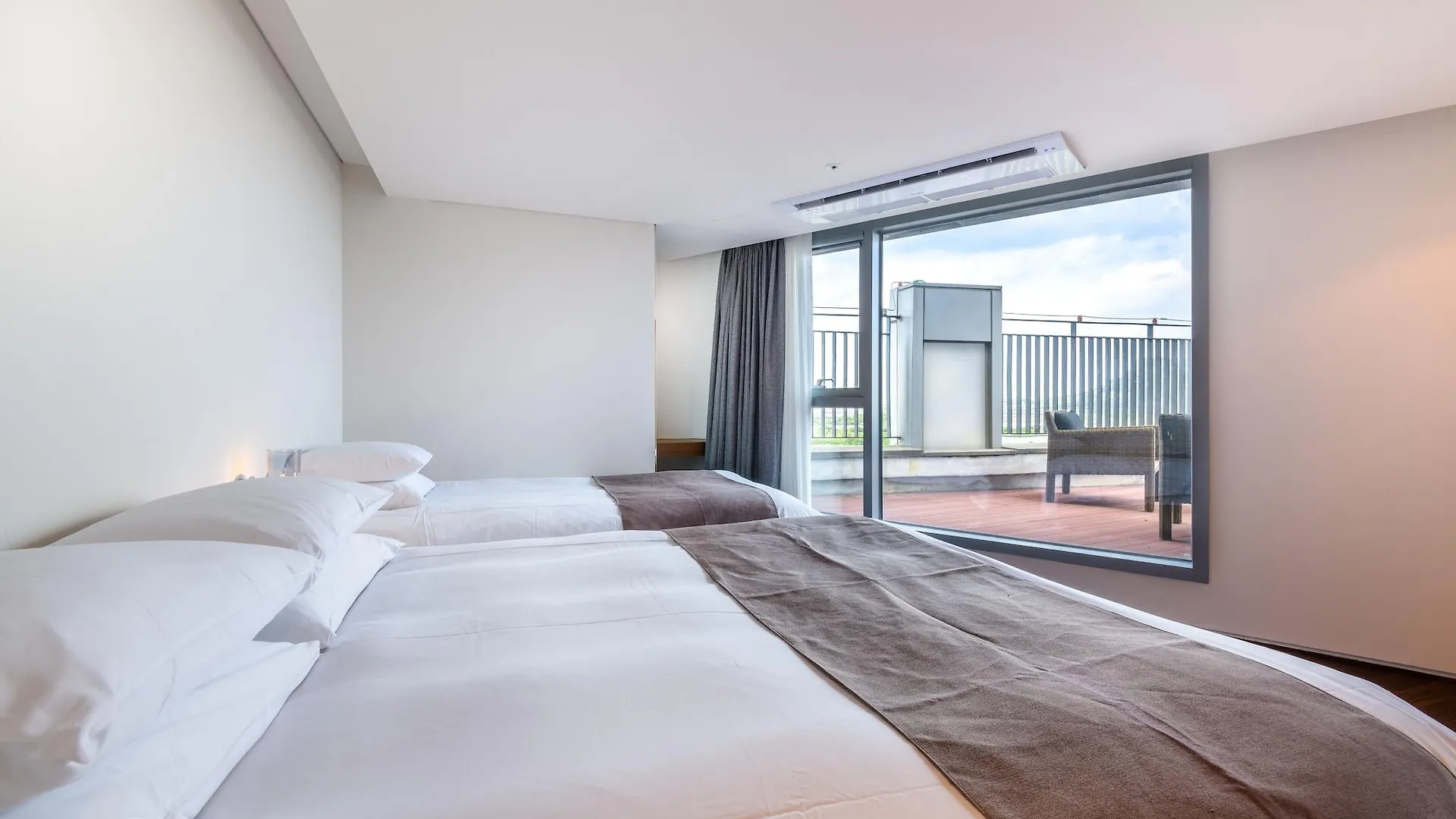 Brown Suites Hotel And Resort Jeju