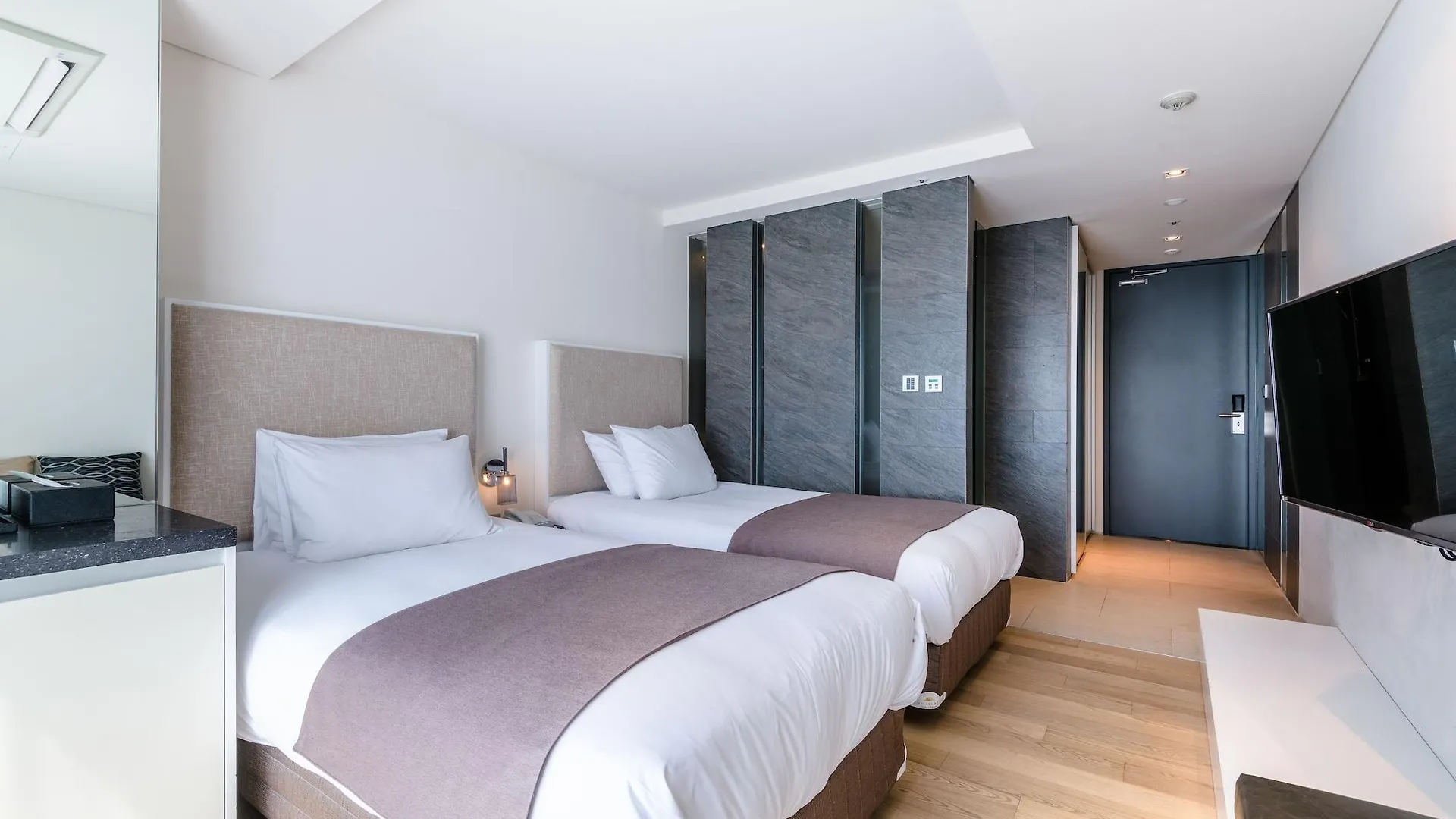 Brown Suites Hotel And Resort Jeju South Korea