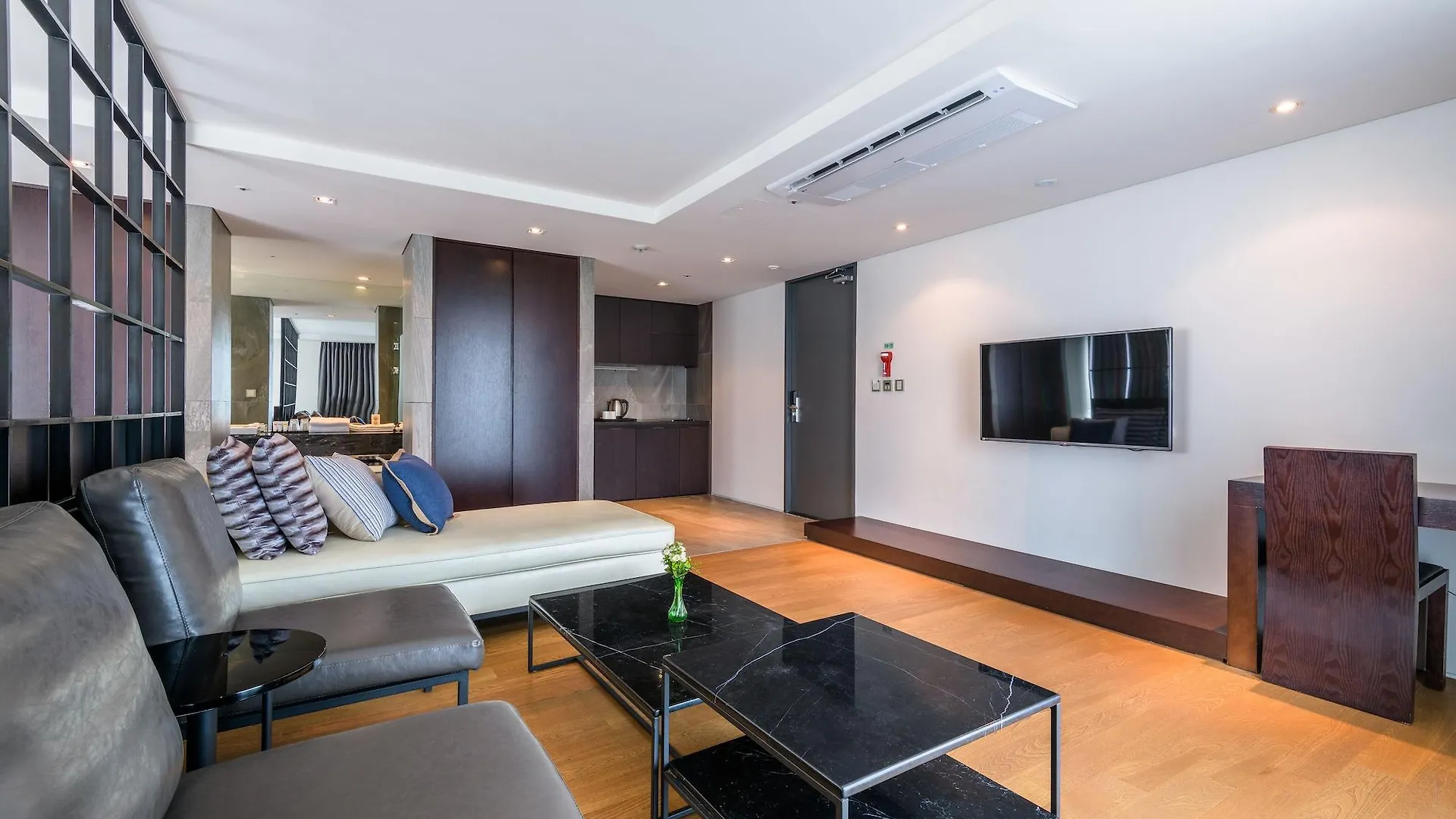 Brown Suites Hotel And Resort Jeju